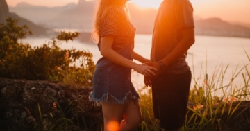Flirten im Herbst kann so einfach sein: 10 kreative Outdoor-Dating Tipps für Herzklopfen im Herbst